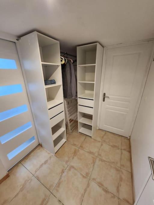 L'Etape Mediterraneenne Logement 4-6 Personnes Avec Parking Prive Sauvian Extérieur photo